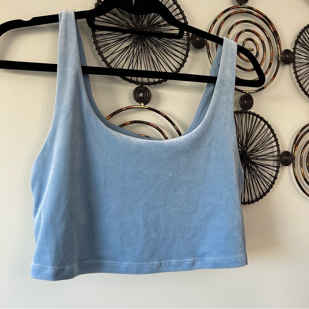 ATHLETA Velvet Cut Out Crop - Picture 4 of 7